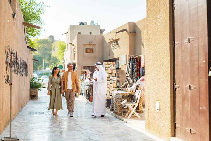 Aventura Dubai, Abu Dhabi y Mundo FerrariAventura Dubai, Abu Dhabi y Mundo Ferrari Aventura Dubai, Abu Dhabi y Mundo Ferrari